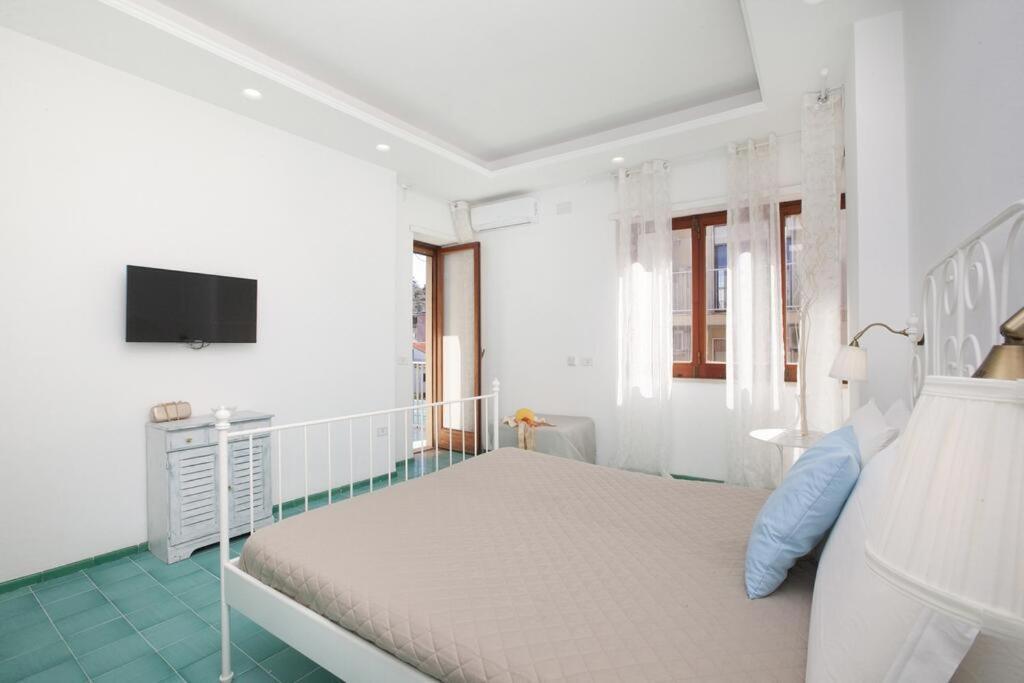 Super Attico Vista Mare Con Piscina Apartment Sorrento Exterior photo