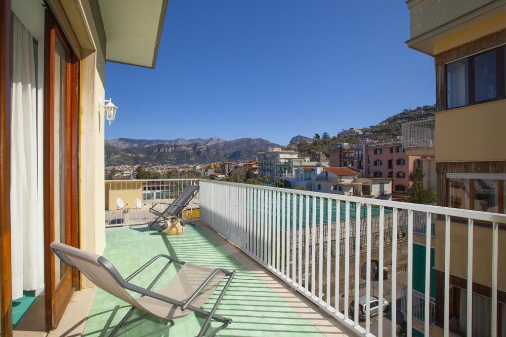 Super Attico Vista Mare Con Piscina Apartment Sorrento Exterior photo
