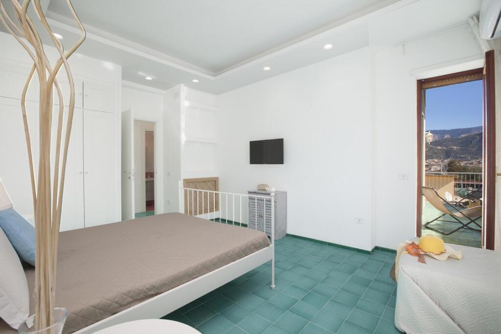 Super Attico Vista Mare Con Piscina Apartment Sorrento Exterior photo